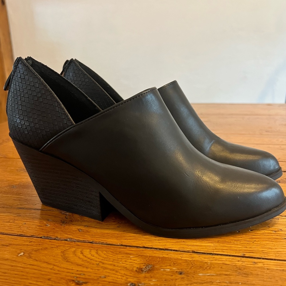 CL by Laundry Forward Bootie/Shootie
